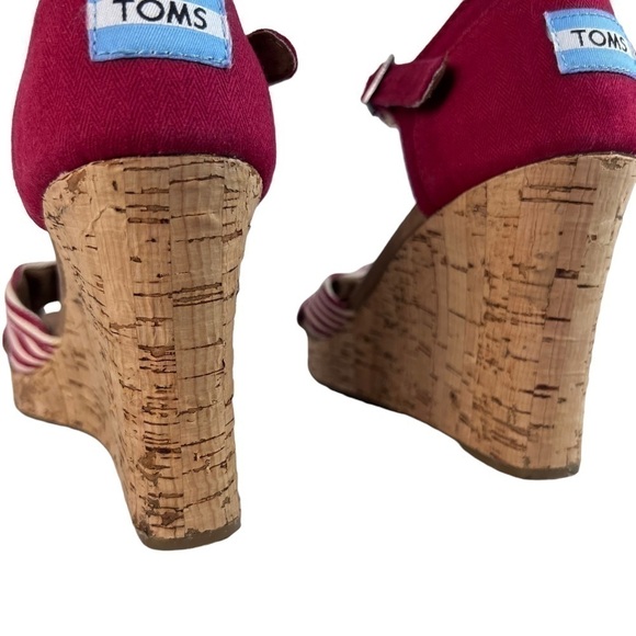 TOMS Sienna Cork Wedge Sandal W9 Open Toe
Criss Cross Cherry Red White Stripe - Picture 11 of 11